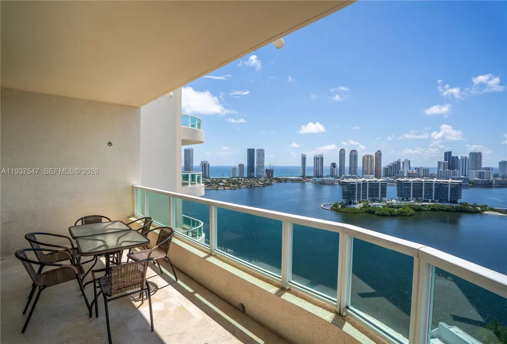 3330 NE 190th St #MPH15 Aventura, FL 33180