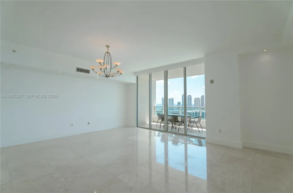 3330 NE 190th St #MPH15 Aventura, FL 33180
