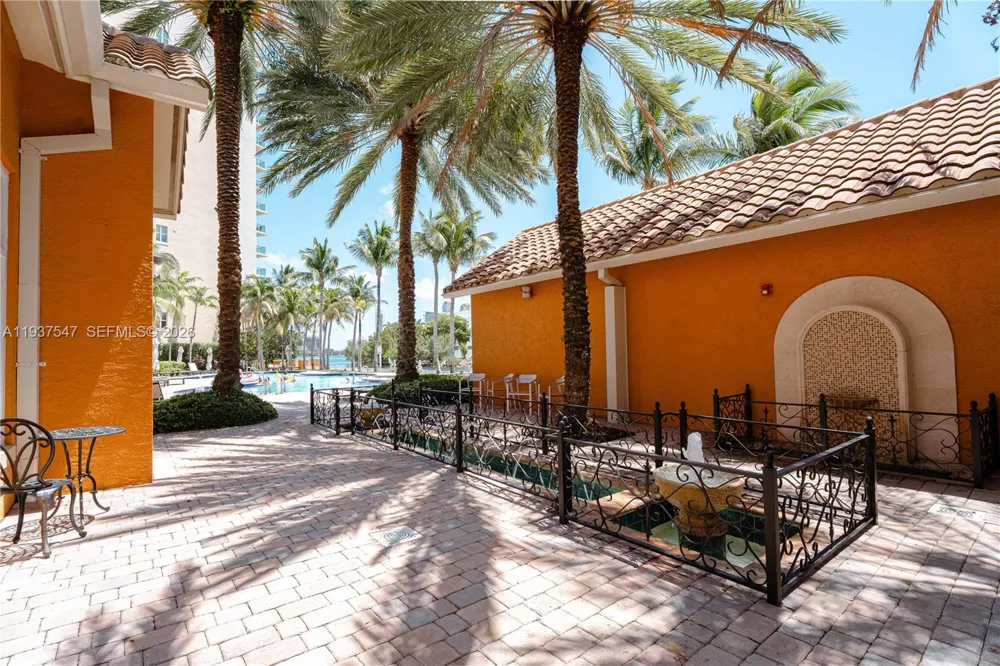 3330 NE 190th St #MPH15 Aventura, FL 33180