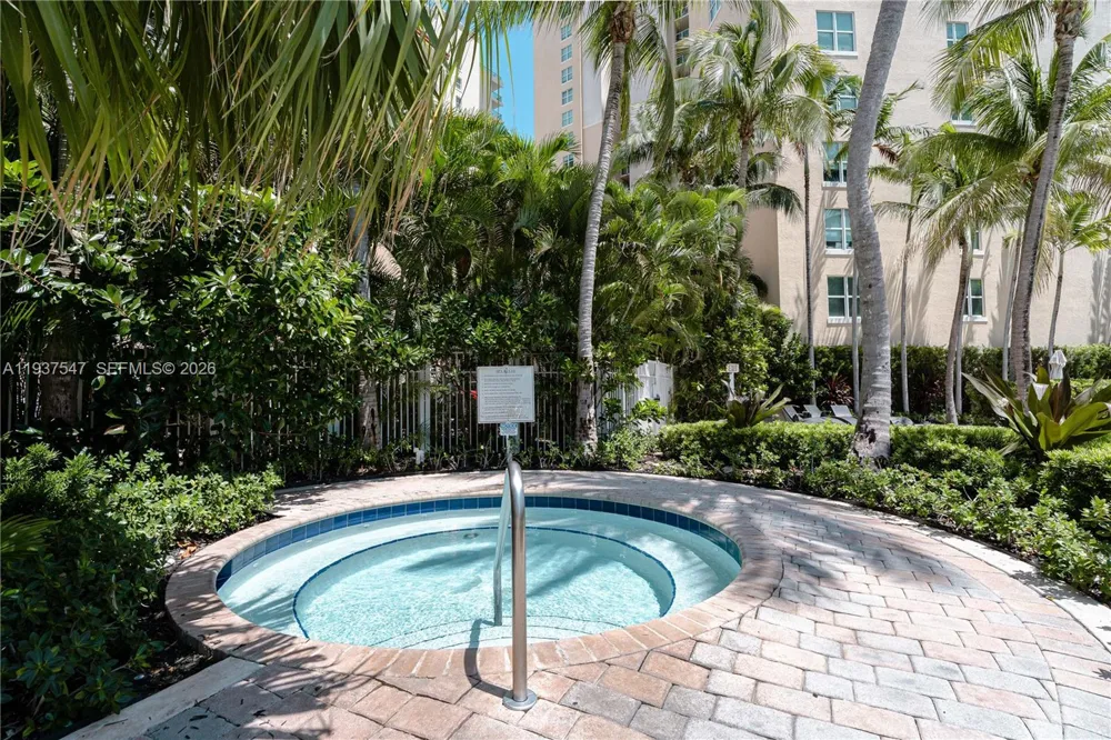 3330 NE 190th St #MPH15 Aventura, FL 33180