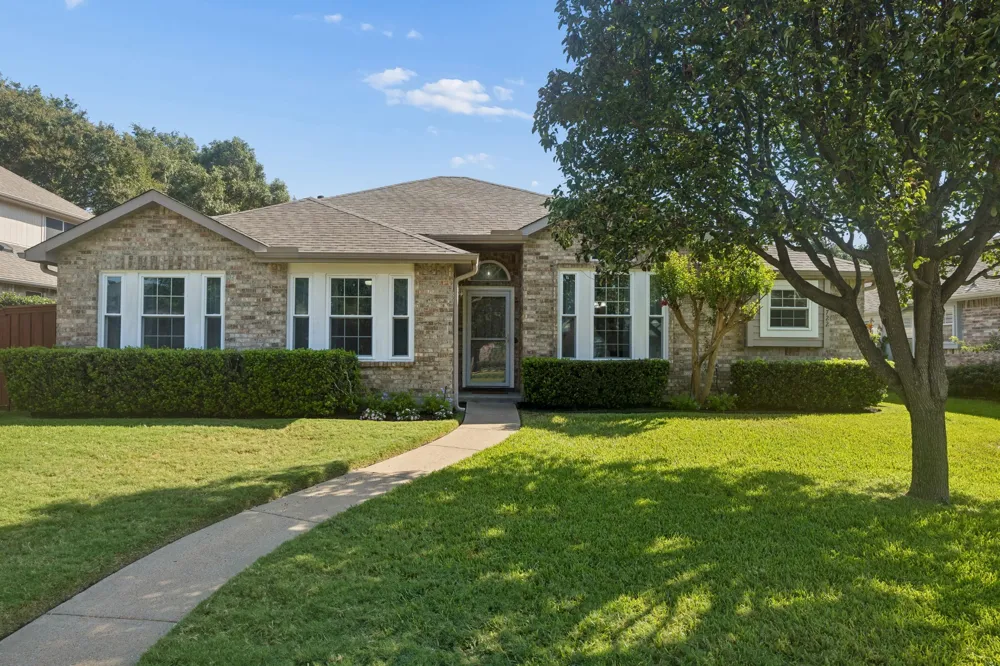 2722 Covington Drive Garland, TX 75040