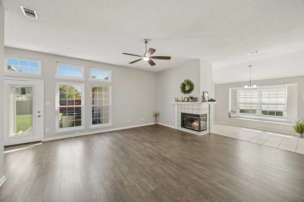 2722 Covington Drive Garland, TX 75040