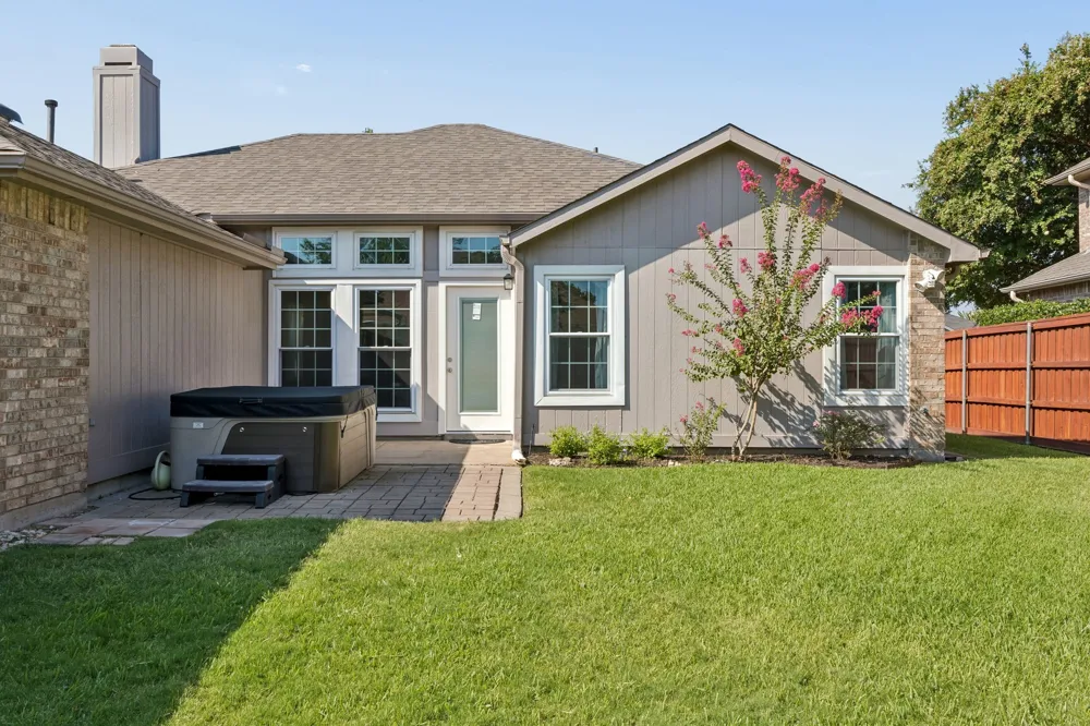 2722 Covington Drive Garland, TX 75040