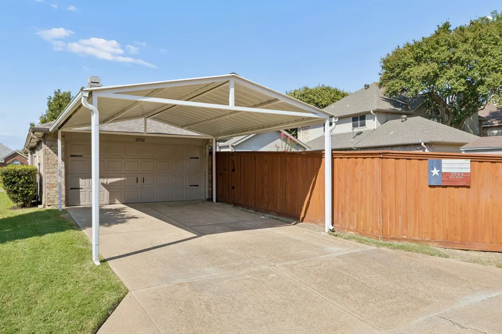 2722 Covington Drive Garland, TX 75040