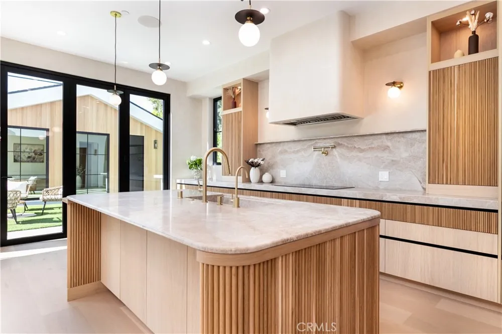 16749 Addison Street Encino, CA 91436