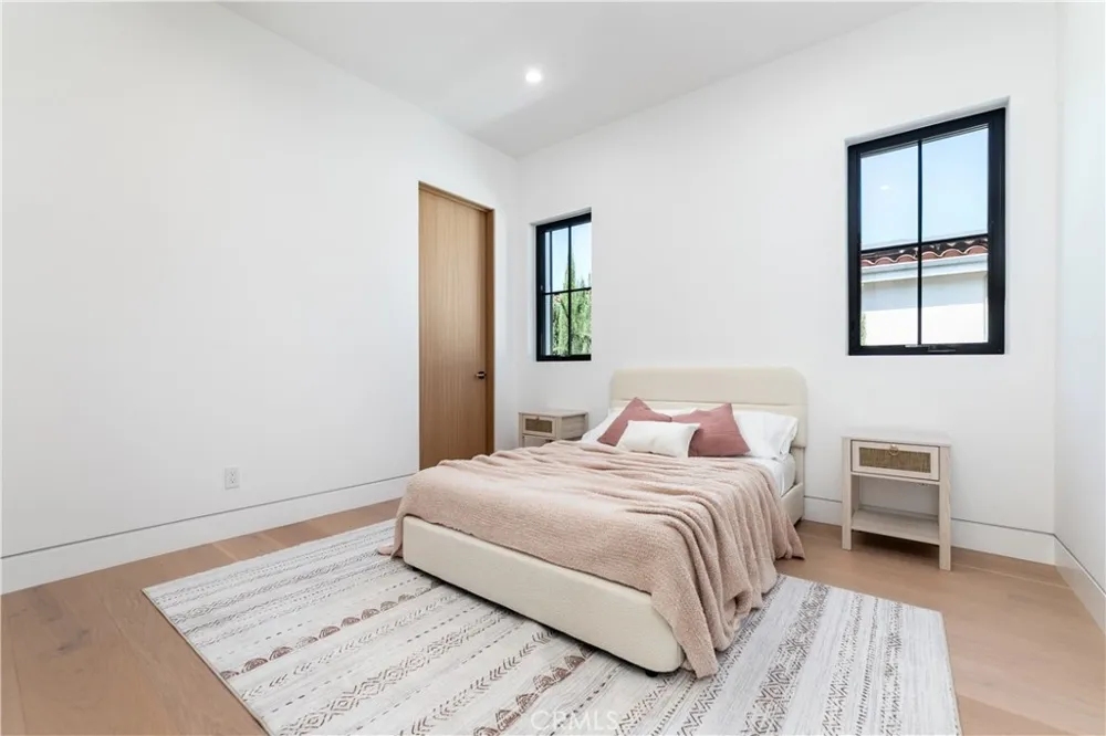 16749 Addison Street Encino, CA 91436