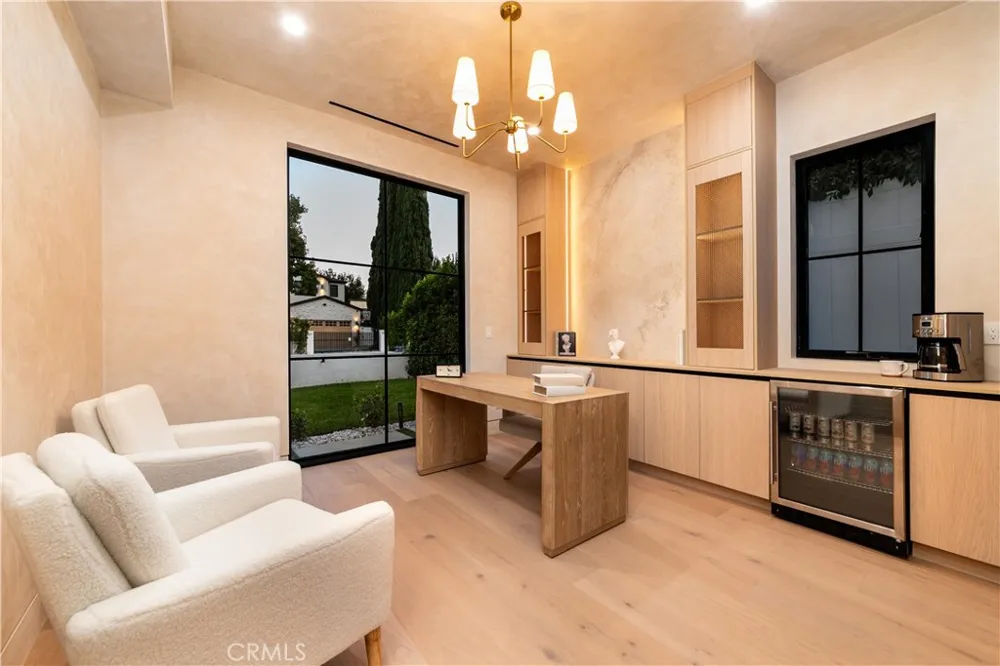 16749 Addison Street Encino, CA 91436