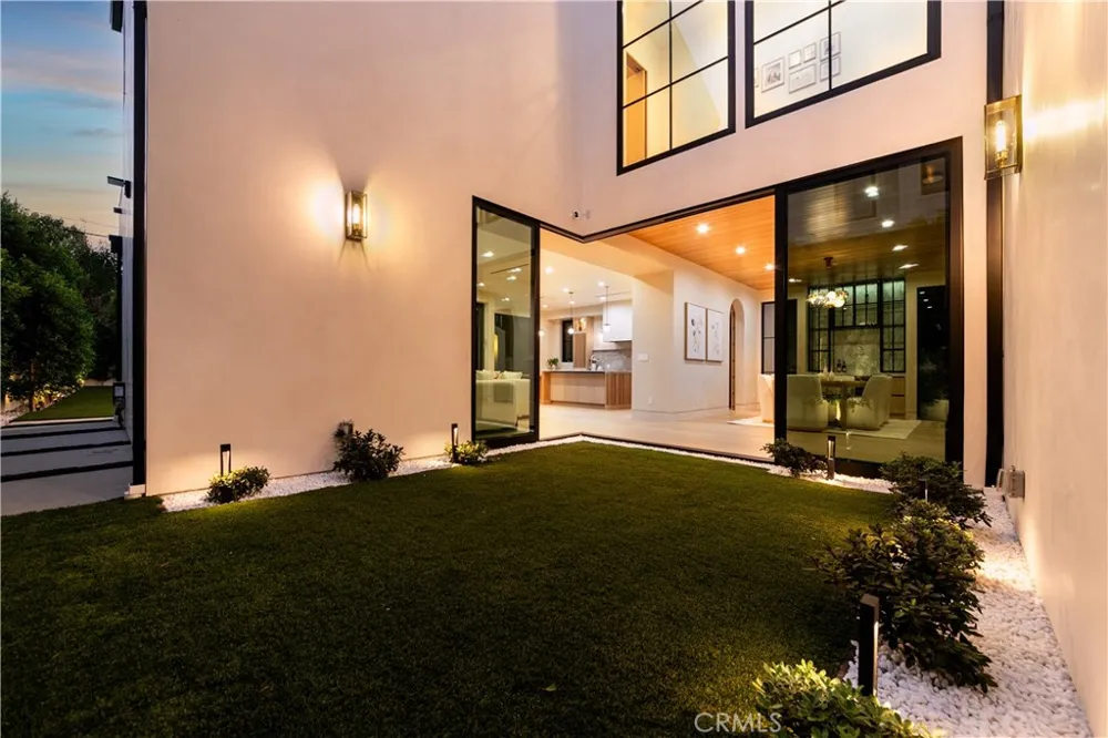 16749 Addison Street Encino, CA 91436