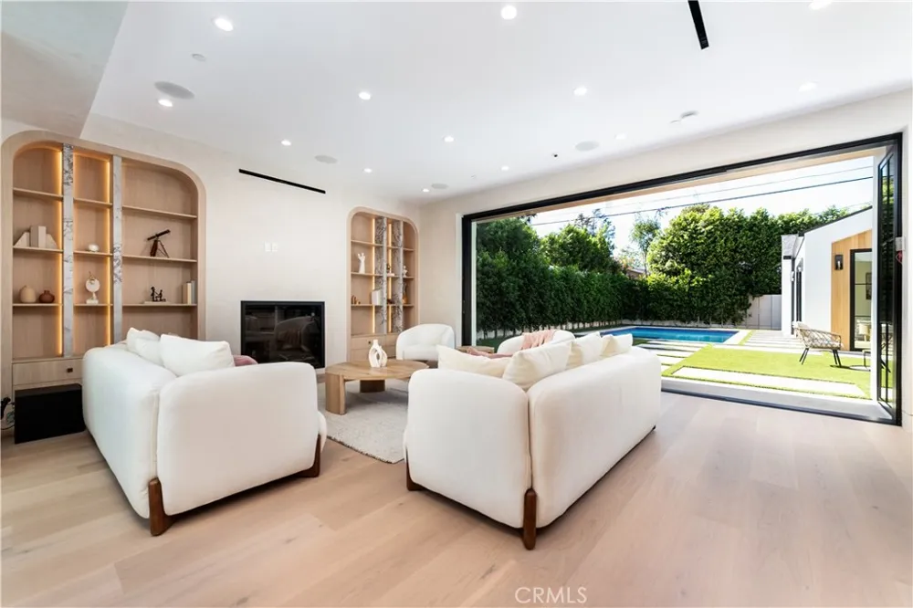 16749 Addison Street Encino, CA 91436