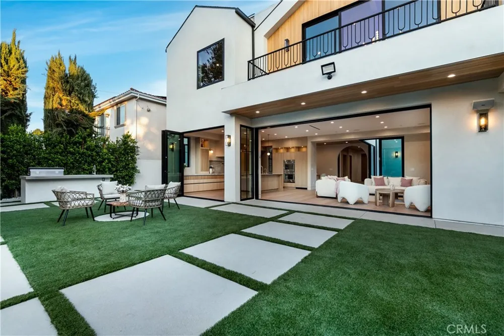 16749 Addison Street Encino, CA 91436