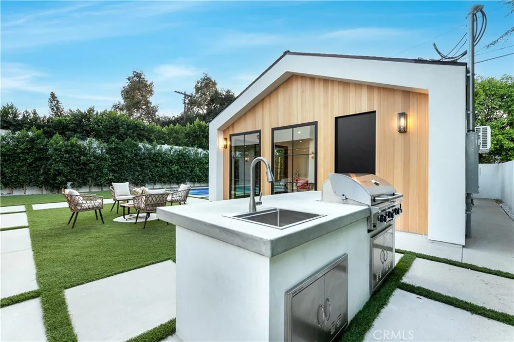 16749 Addison Street Encino, CA 91436