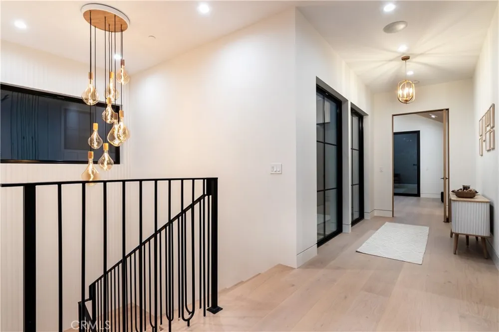16749 Addison Street Encino, CA 91436