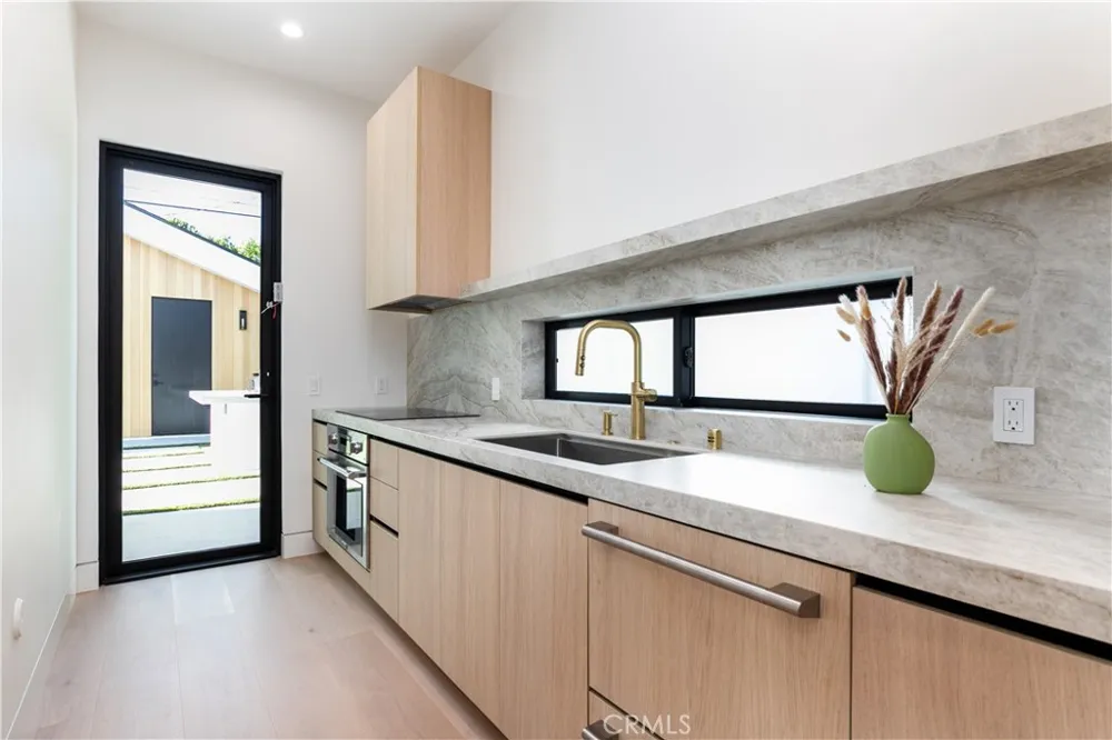 16749 Addison Street Encino, CA 91436