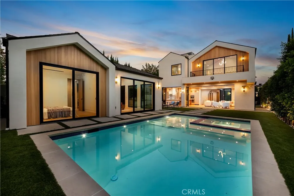 16749 Addison Street Encino, CA 91436