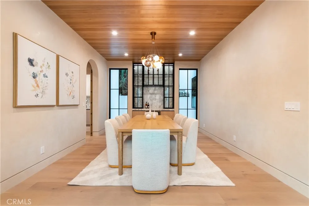 16749 Addison Street Encino, CA 91436