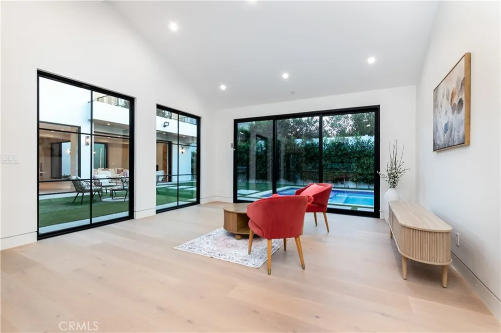 16749 Addison Street Encino, CA 91436