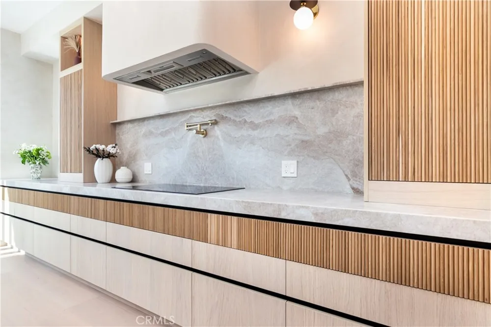 16749 Addison Street Encino, CA 91436