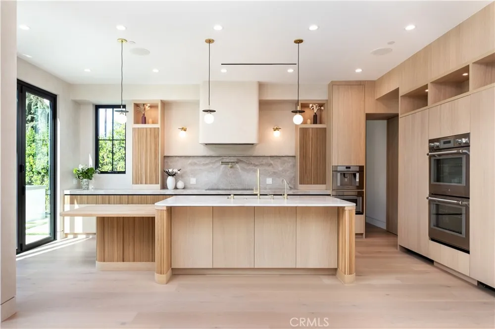 16749 Addison Street Encino, CA 91436