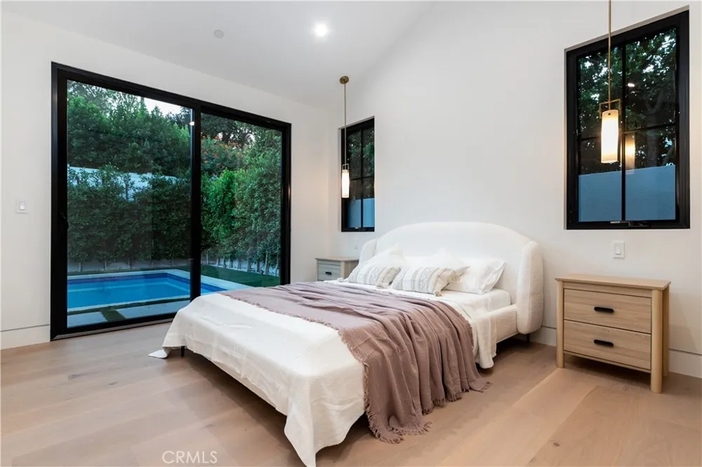 16749 Addison Street Encino, CA 91436