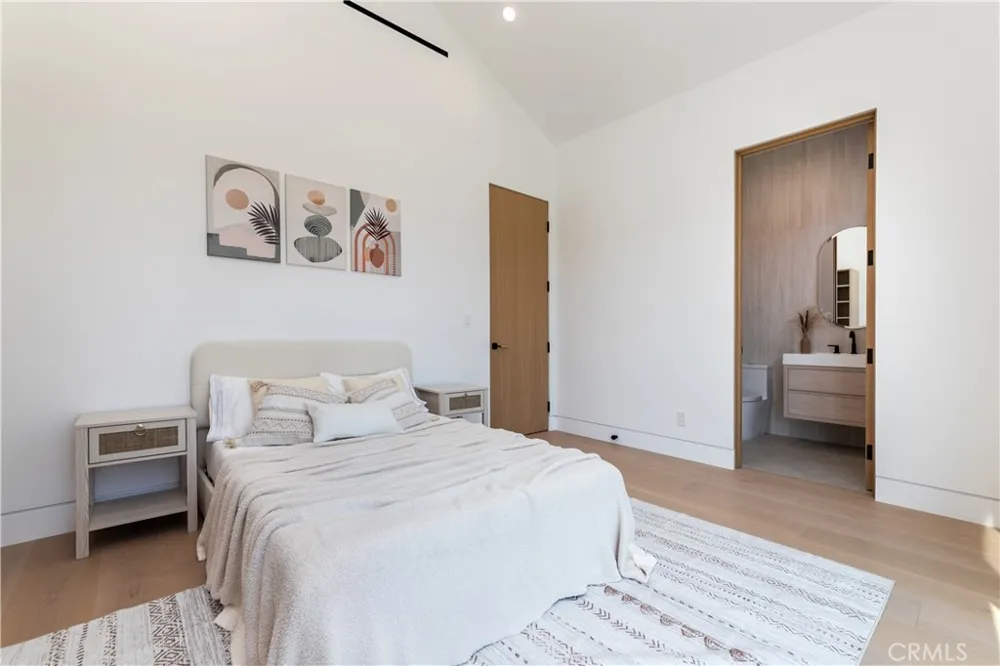 16749 Addison Street Encino, CA 91436