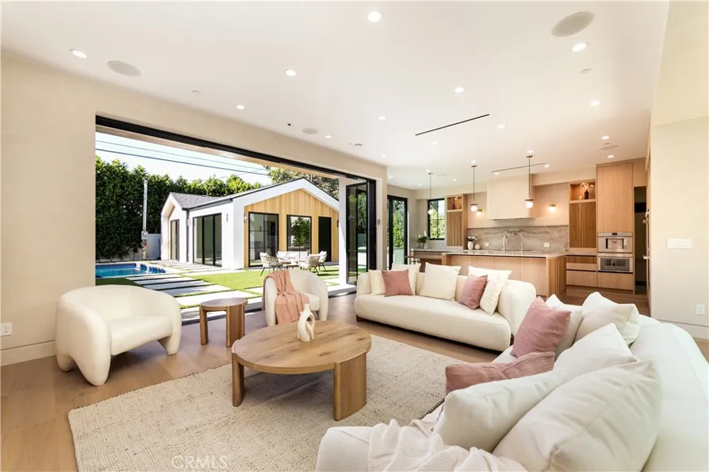 16749 Addison Street Encino, CA 91436