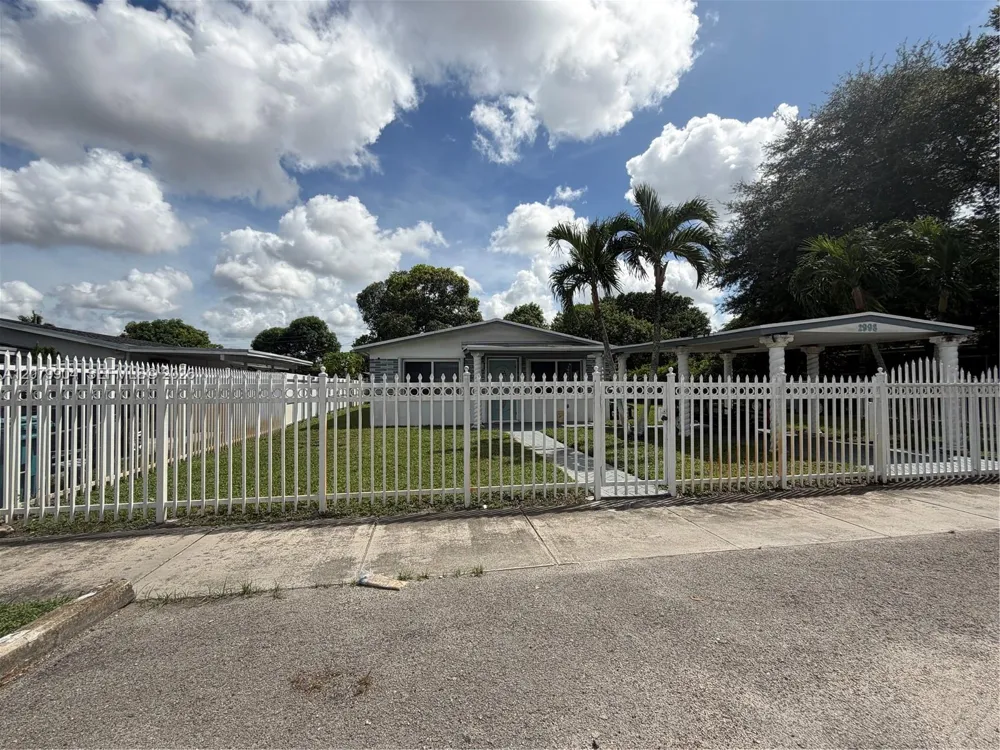 2998 NW 94th St #2998 Miami, FL 33147