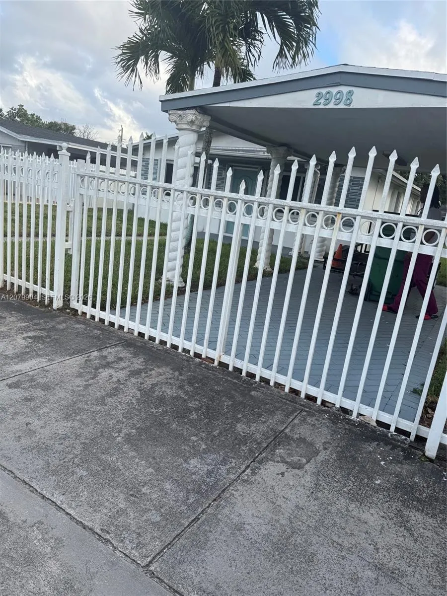 2998 NW 94th St #2998 Miami, FL 33147