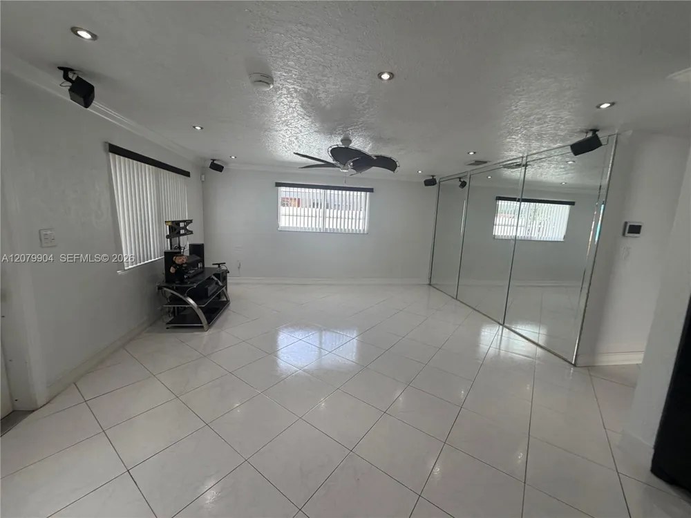 2998 NW 94th St #2998 Miami, FL 33147