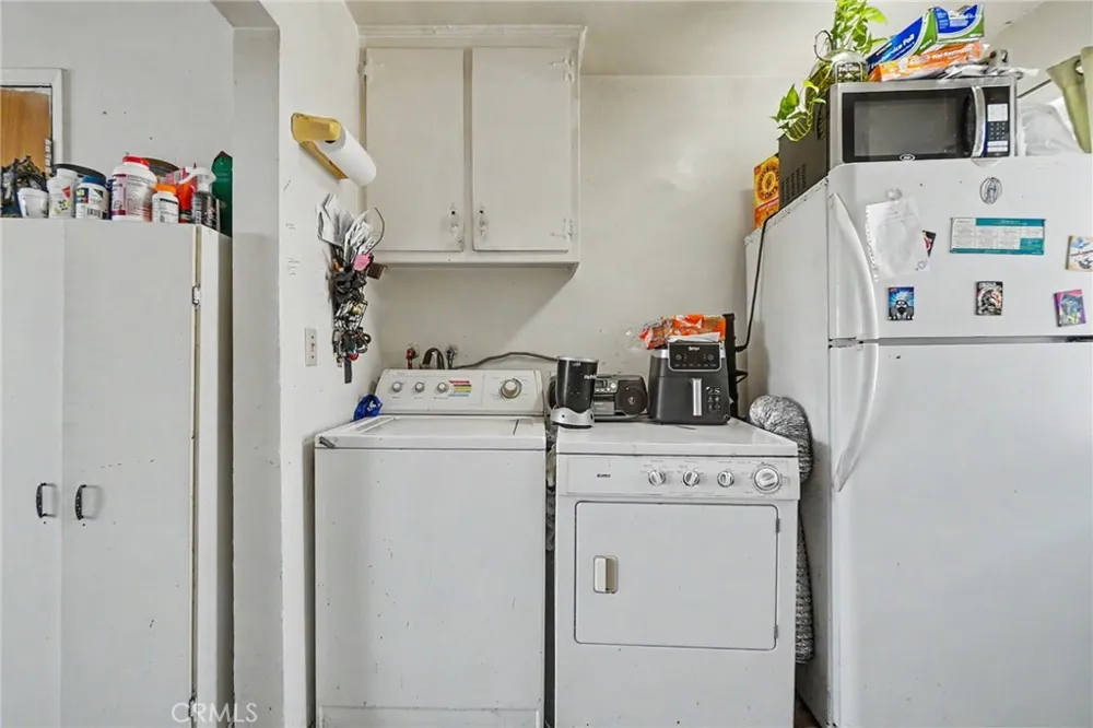 3249 E 4th Los Angeles, CA 90063