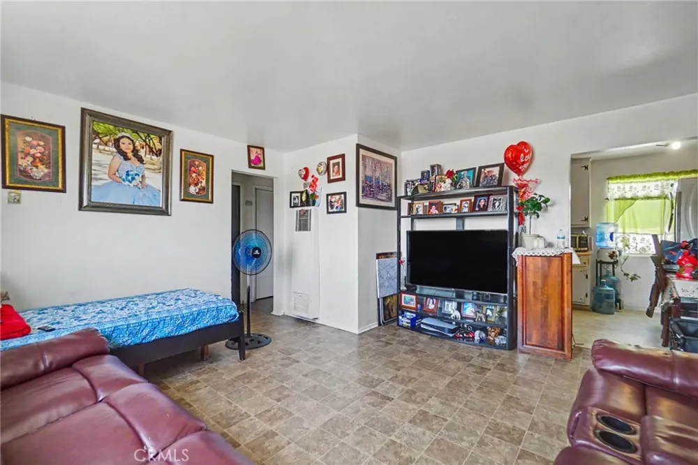 3249 E 4th Los Angeles, CA 90063