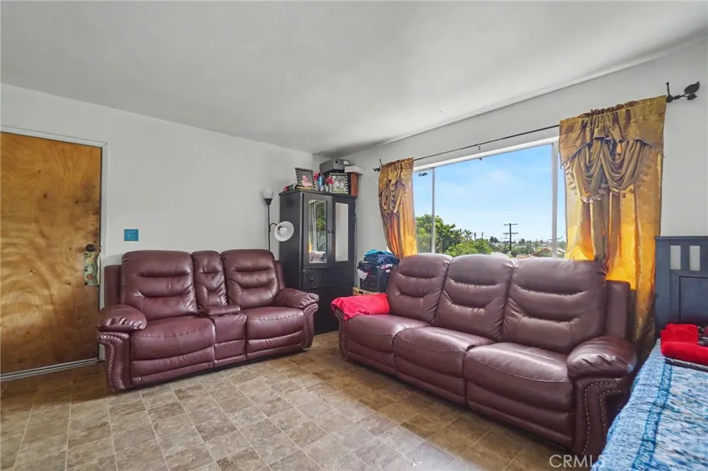3249 E 4th Los Angeles, CA 90063