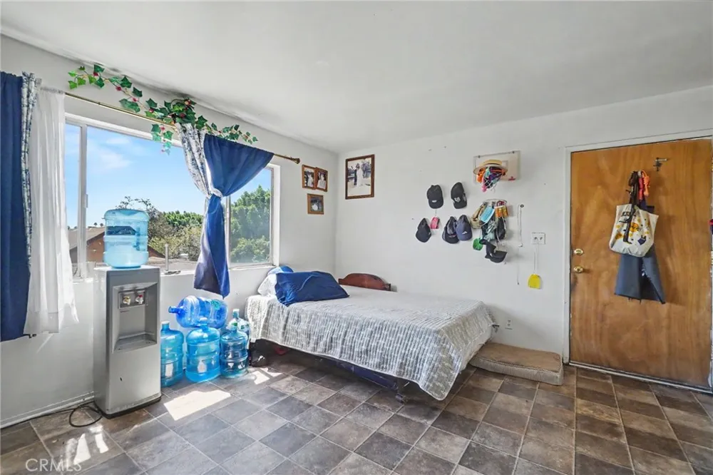 3249 E 4th Los Angeles, CA 90063
