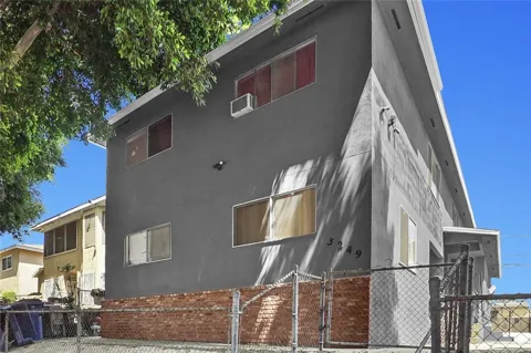 3249 E 4th
