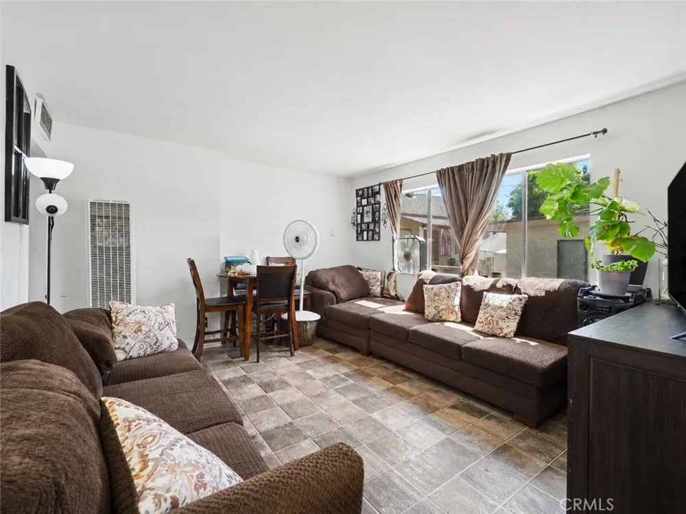 3249 E 4th Los Angeles, CA 90063
