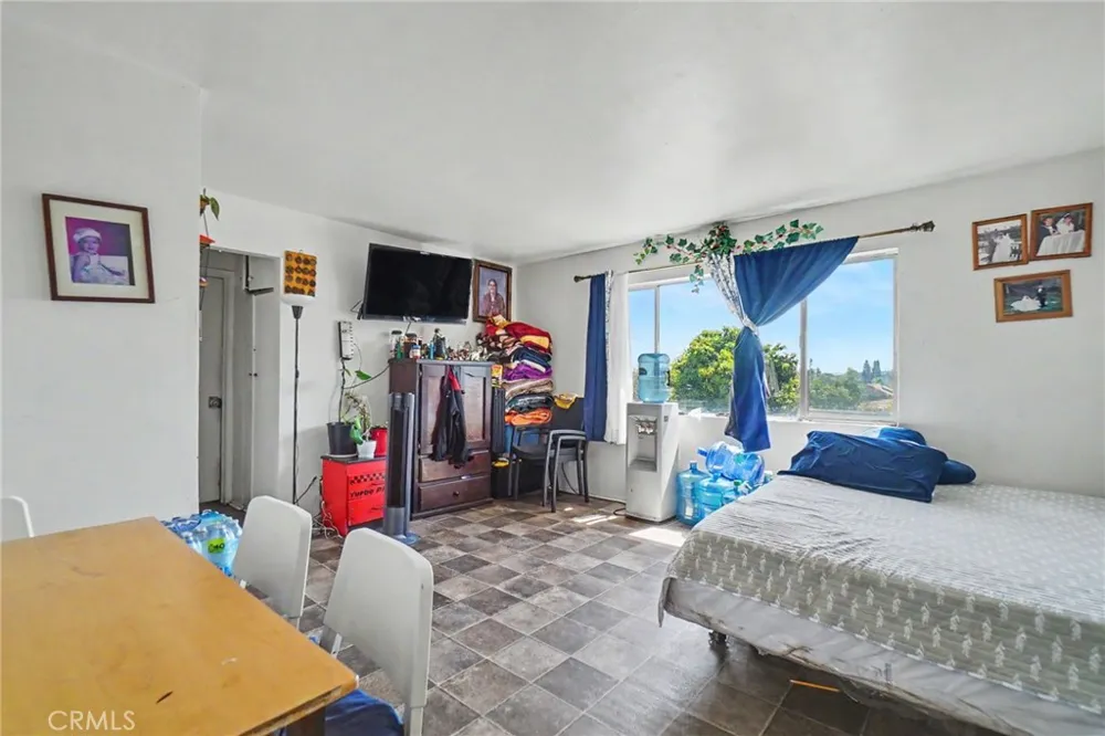 3249 E 4th Los Angeles, CA 90063