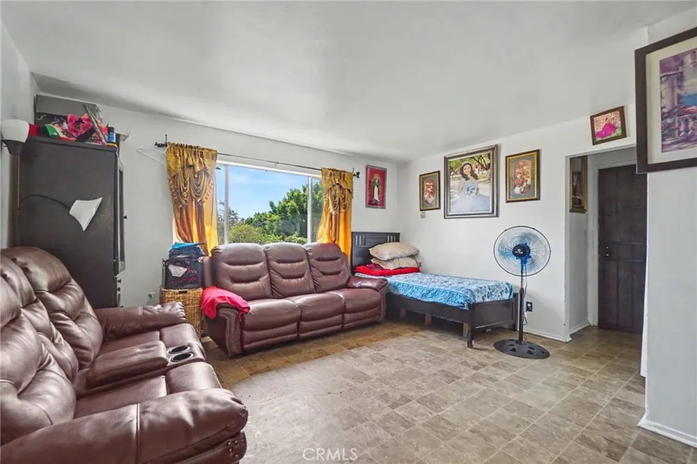 3249 E 4th Los Angeles, CA 90063