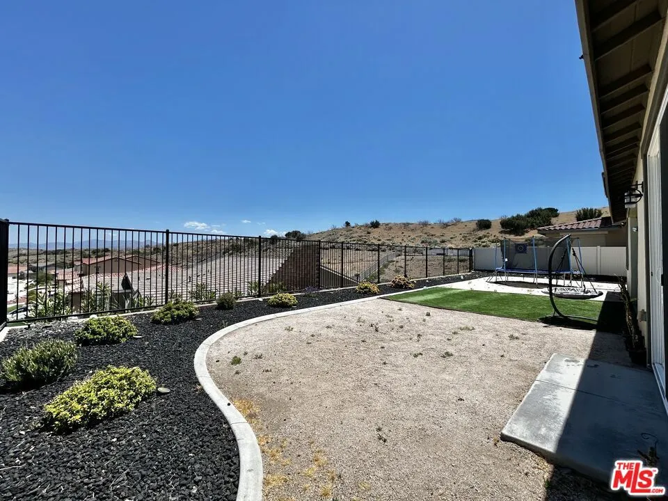 39186 Pinto Court Palmdale, CA 93551