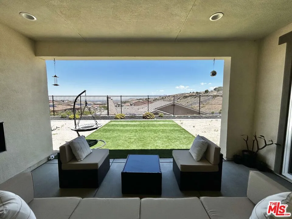 39186 Pinto Court Palmdale, CA 93551
