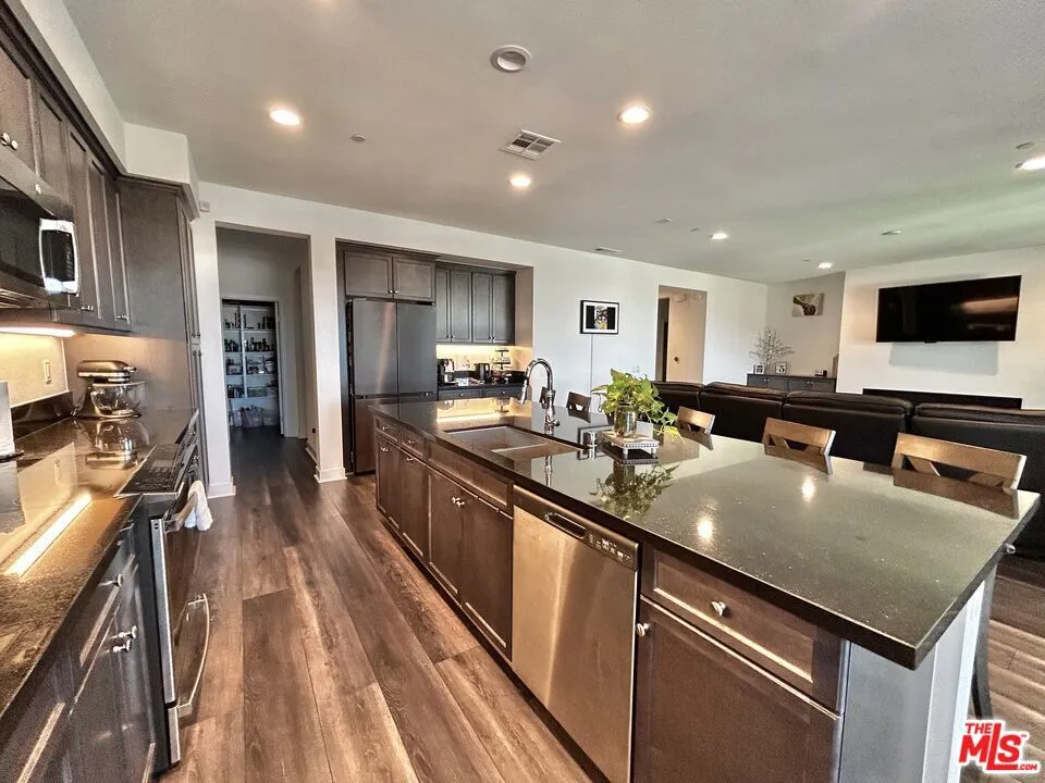 39186 Pinto Court Palmdale, CA 93551