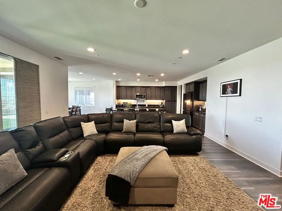 39186 Pinto Court Palmdale, CA 93551