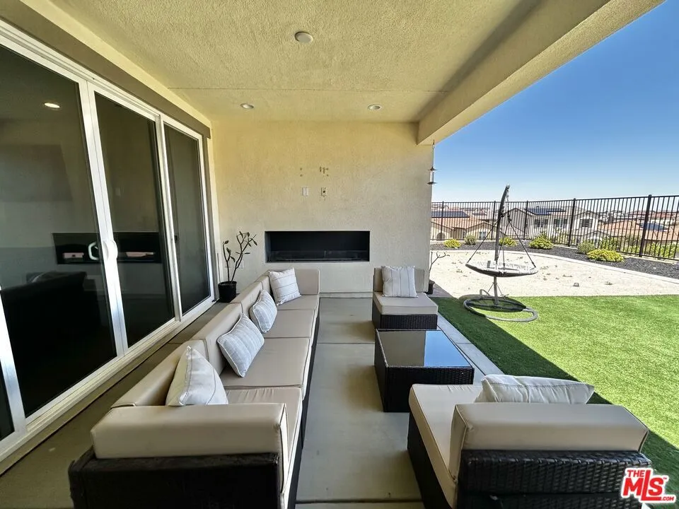 39186 Pinto Court Palmdale, CA 93551