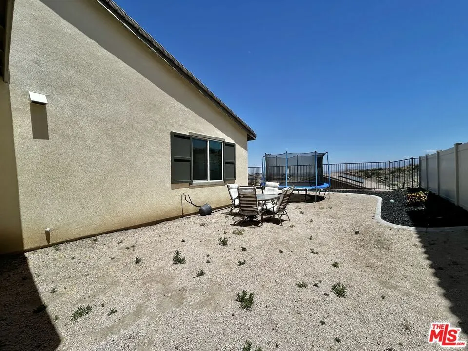 39186 Pinto Court Palmdale, CA 93551
