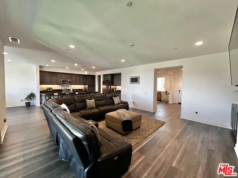 39186 Pinto Court Palmdale, CA 93551