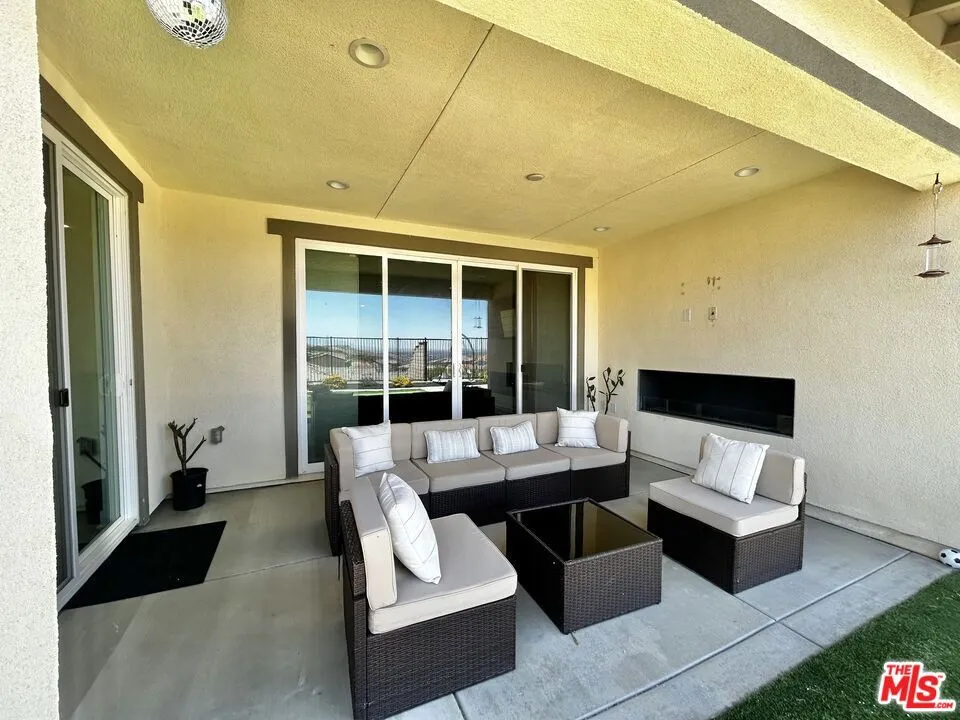 39186 Pinto Court Palmdale, CA 93551