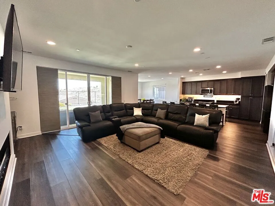 39186 Pinto Court Palmdale, CA 93551