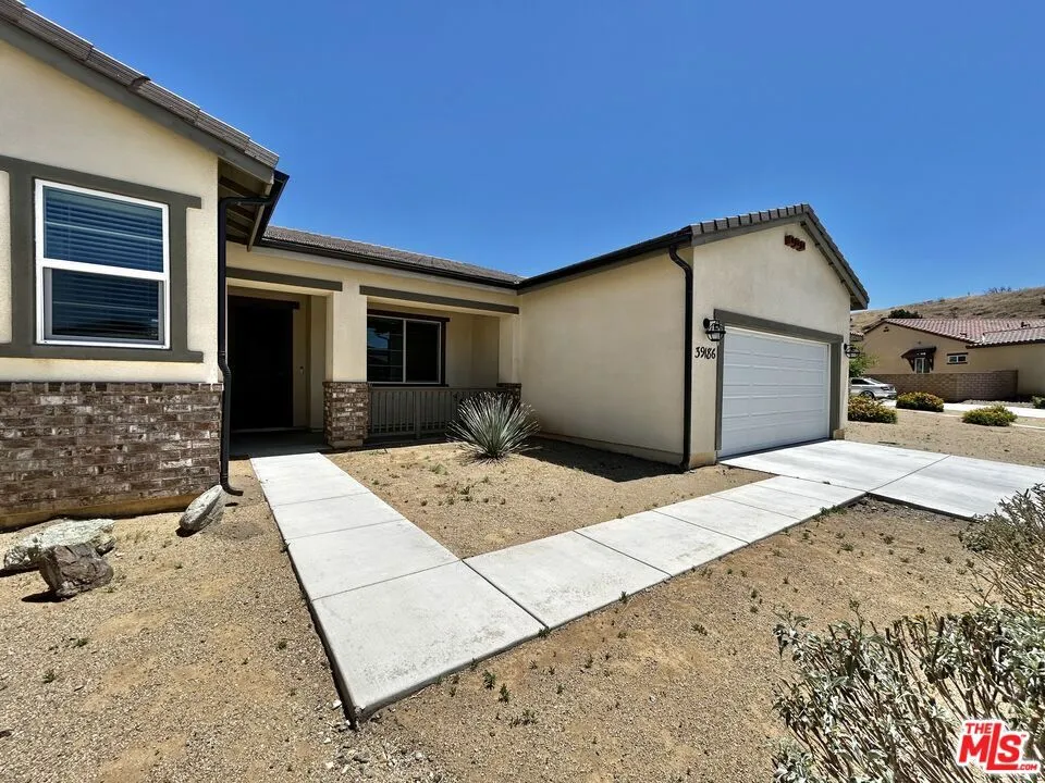 39186 Pinto Court Palmdale, CA 93551