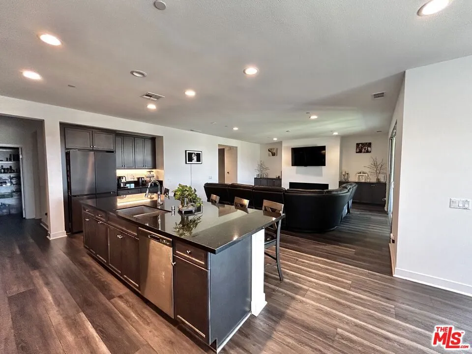 39186 Pinto Court Palmdale, CA 93551