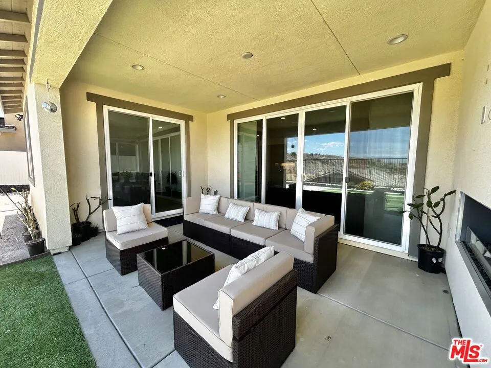 39186 Pinto Court Palmdale, CA 93551
