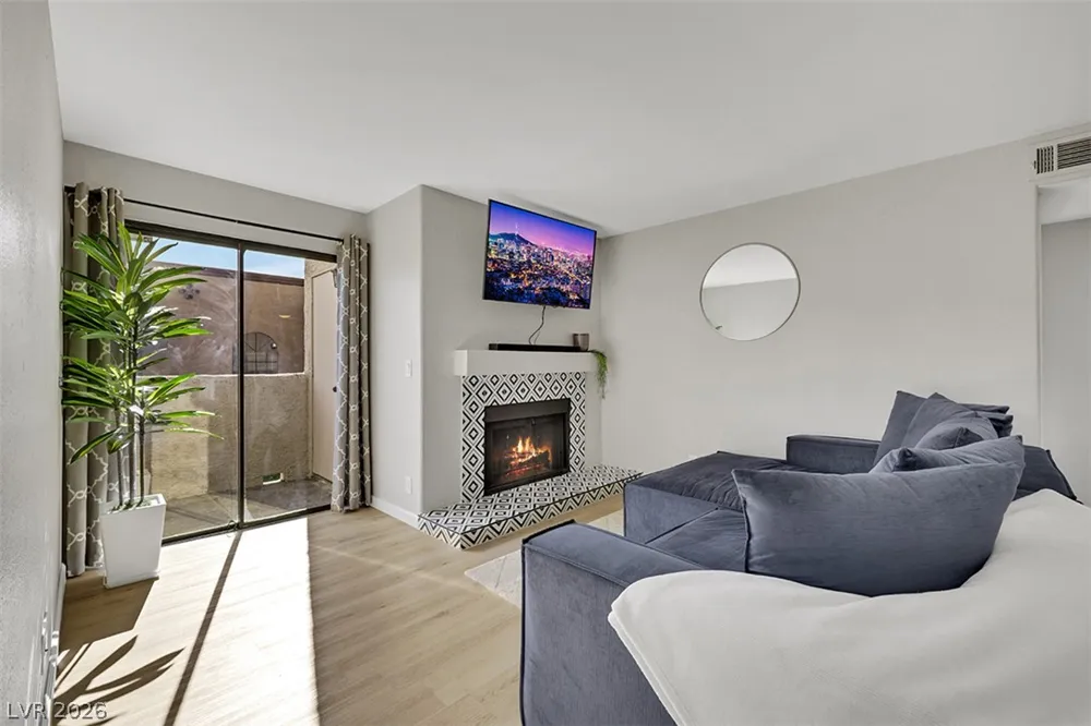2984 Juniper Hills Boulevard #204 Las Vegas, NV 89142