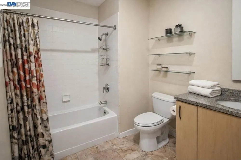 201 4Th St #408 Oakland, CA 94607